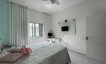 Casa térrea à venda , 3 quarto(s),  sendo 1 suíte(s)  no bairro três marias, 200 metros da praia, peruíbe-sp