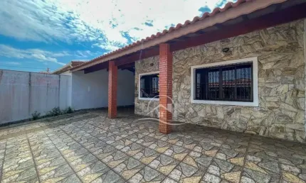 Casa Térrea à venda , 3 quarto(s),  sendo 1 suíte(s)  no bairro Jardim Barra de Jangadas, 400 metros da praia, Peruíbe-SP