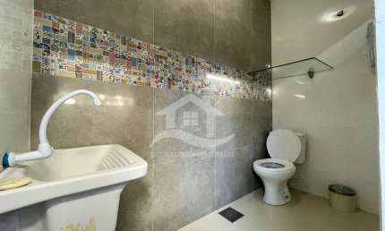 Casa Sobrado à venda com piscina, 5 quarto(s),  sendo 5 suíte(s)  no bairro Bougainville Residencial V, 2 metros da praia, Peruíbe-SP