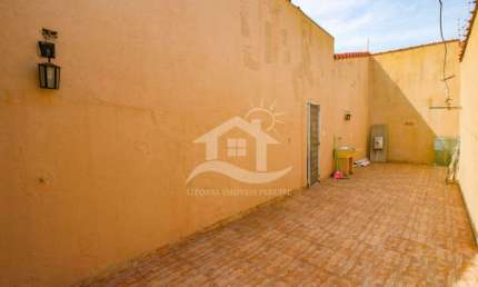 Casa Térrea à venda com piscina, 3 quarto(s),  sendo 1 suíte(s)  no bairro Beira Mar, 900 metros da praia, Peruíbe-SP