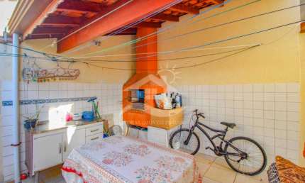 Casa  à venda , 3 quarto(s),  sendo 2 suíte(s)  no bairro Belmira Novaes, 0 metros da praia, Peruíbe-São Paulo