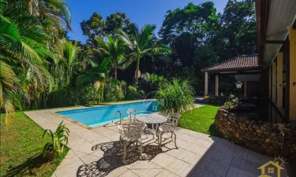 Chácara rural à venda com piscina, 4 quarto(s),  sendo 4 suíte(s)  no bairro ana dias, 0 metros da praia, itariri-sp