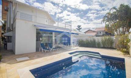 Casa Sobrado à venda com piscina, 5 quarto(s),  sendo 5 suíte(s)  no bairro Bougainville Residencial III, 500 metros da praia, Peruíbe-SP
