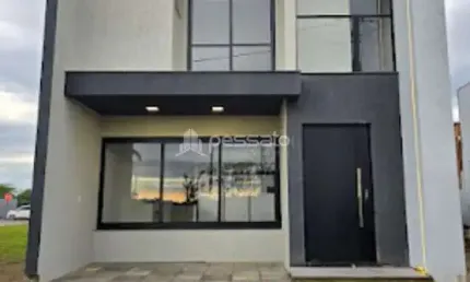 Sobrado à Venda por R$880.000,00 - Passo das Pedras - Gravataí, RS