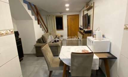 Sobrado à Venda por R$240.000,00, 60,00m² - neopolis - Gravataí, RS