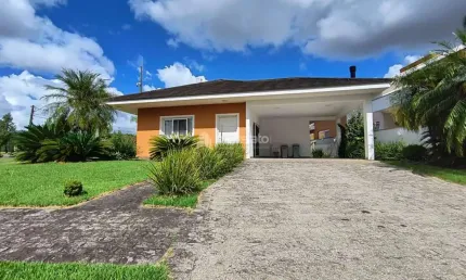 Casa à Venda por R$2.570.000,00 - Alphaville - Gravataí, RS