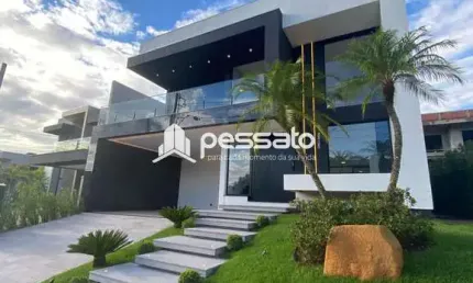 Casa à Venda por R$2.700.000,00, 270,00m² - Centro - Gravataí, RS