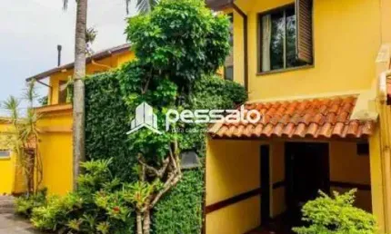 Sobrado à Venda por R$680.000,00 - Jardim Sabará - Porto Alegre, RS