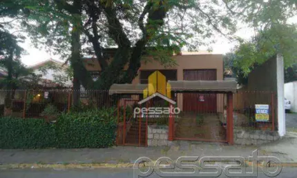 Casa à Venda por R$2.400.000,00 - Centro - Gravataí, RS