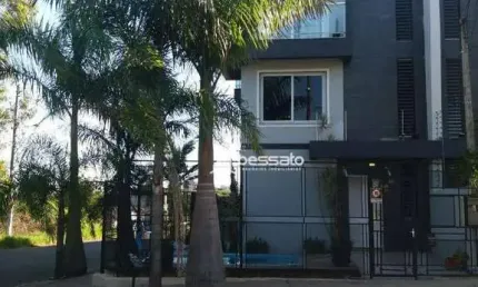 Casa à Venda por R$750.000,00 - Renascença - Gravataí, RS