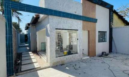 Casa Semi-Isolada com Piscina e Alto Padrão de Acabamento - Vila Mirim, Praia Grande