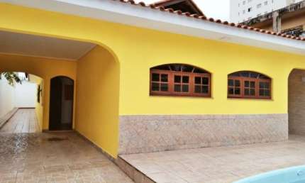 EXCELENTE CASA ISOLADA NO MARACANÃ COM 4 SUÍTES E 4 VAGAS!!!