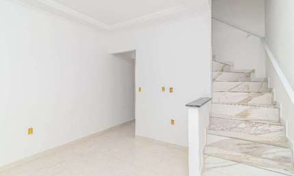 Sobrado com 2 Quartos,  á venda no bairro  Solemar Praia grande aqui na Imobiliaria Consulte Imoveis.