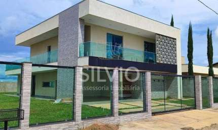 Excelente sobrado com 4 quartos na Quadra 107 – Condomínio Boa Vista.