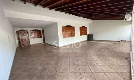 Oportunidade linda Casa Reformada 05 Quartos 03suítes  na Qna Taguatinga Norte