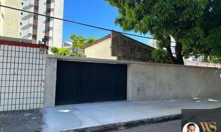 Casa ou ponto comercial com 5 quartos , 3 banheiros e terreno de 585 metros quadrados no coração da Aldeota em Fortaleza Ceará