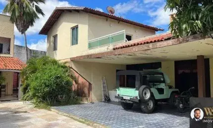 Casa com 990m2 no bairro Papicu. 2 lotes de terreno com 2 casas,vaga para 12 carros. Ótima localização. Fortaleza/CE