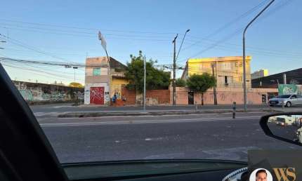 Casa Padrão ideal para comércio em frente ao centro fastio com 100 metros  bairro jacarecanga em Fortaleza-CE