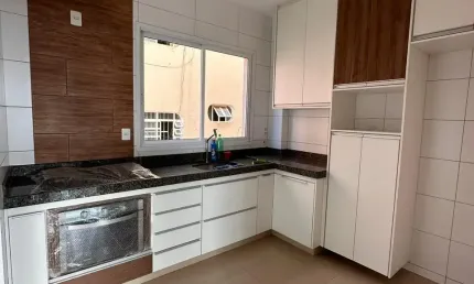 Lindo Apto 3 quartos sendo 2 Suíte, Elevador, 2 Vagas Livres