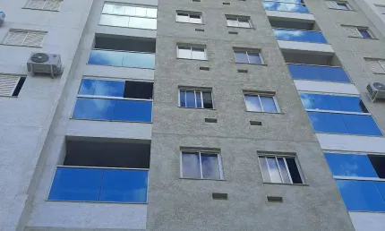Lindo Apto 2/4 sendo 1 Suíte Área de lazer com Piscina