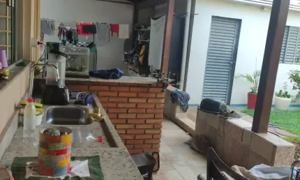 Casa Jardim Patrícia 3/4 Sendo 1 Suíte Garagem 3 Carros