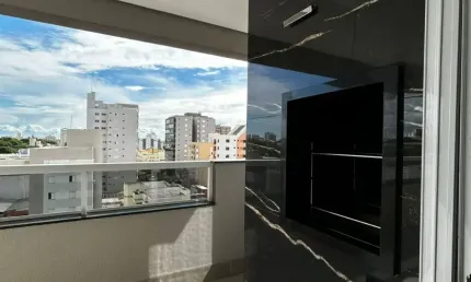 Excelente Apto 3/4 Sendo 1 Suíte, Varanda Gourmet e Churrasqueira
