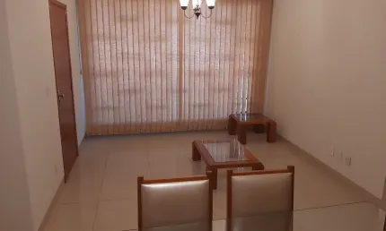 Vendo Edfício no Centro com 2 Aptos, Térreo e 1º andar.