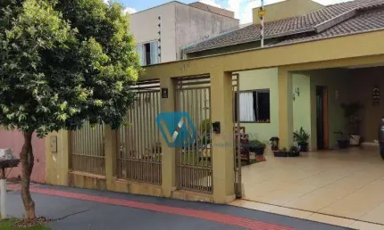 Casa com 3 dormitórios à venda, 195 m² por R$ 645.000,00 - Loteamento Chamonix - Londrina/PR