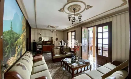 Casa com 4 dormitórios à venda, 385 m² por R$ 1.100.000,00 - Centro - Nova Friburgo/RJ