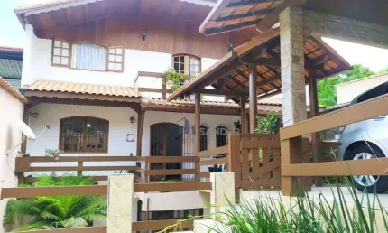 Casa com 6 dormitórios à venda, 241 m² por R$ 950.000,00 - Cônego - Nova Friburgo/RJ