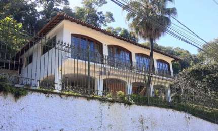 Casa com 3 dormitórios à venda, 254 m² por R$ 949.000,00 - Parque São Clemente - Nova Friburgo/RJ