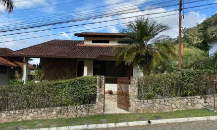 Casa com 3 dormitórios à venda, 307 m² por R$ 1.160.000,00 - Vale dos Pinheiros - Nova Friburgo/RJ