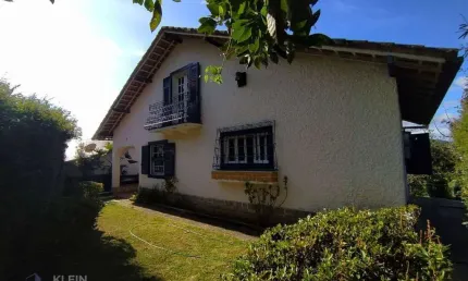 Casa com 3 dormitórios à venda, 281 m² por R$ 1.100.000,00 - Vale dos Pinheiros - Nova Friburgo/RJ