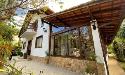 Casa com 4 dormitórios à venda, 320 m² por R$ 1.400.000,00 - Ponte da Saudade - Nova Friburgo/RJ