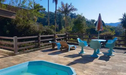 Casa com 3 dormitórios à venda, 258 m² por R$ 1.400.000,00 - Parque São Clemente - Nova Friburgo/RJ