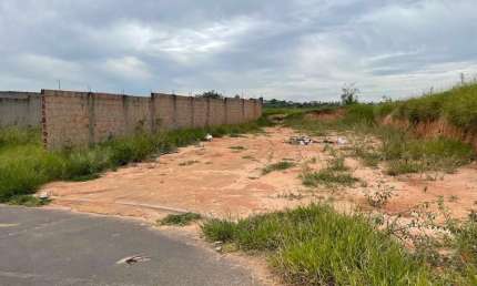EXCELENTE OPORTUNIDADE! TERRENO PLANO À VENDA COM 290 M²
