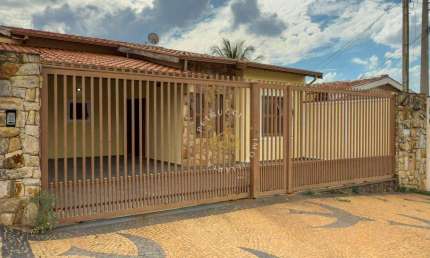 CASA TÉRREA COM PISCINA À VENDA NO JARDIM NOVA EUROPA, CAMPINAS/SP