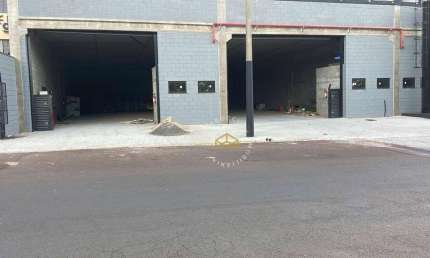 Barracão / Galpão / Depósito com 10 salas para alugar na Rua Azil Martins, 210, Jardim Santa Rosa, Nova Odessa