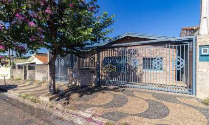 CASA TÉRREA COM ESPAÇO GOURMET E POMAR À VENDA – CAMPINAS/SP