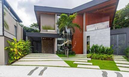 CASA DE ALTÍSSIMO PADRÃO À VENDA EM RIVIERA DE SÃO LOURENÇO.