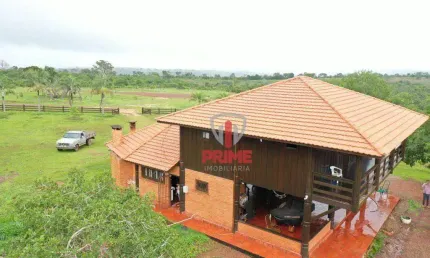 Fazenda à venda em Barra do Garças no Mato Grosso. Com 7.800 hectares, 16 km do asfalto, pista pouso, 02 retiros, 65%  de  aproveitamento, argila é de