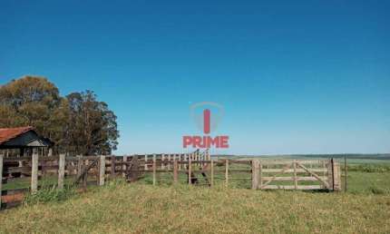 Fazenda à venda em Tapejara no Paraná. Com 105 alqueires, montada para maneijo de gado, casa sede, mangueira, reservatório de água, barracão, 12 Km do