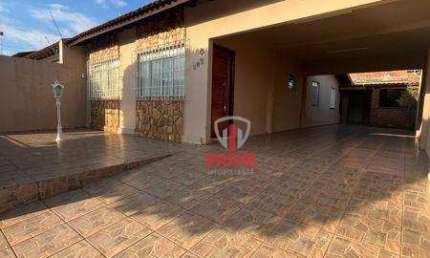 Casa à venda no Jardim Santo Amaro em Cambé.   - Com 250 m²de área construída