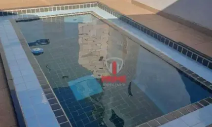 Casa à venda na Zona Leste Residencial Abussafe em Londrina. Com 3 quartos, sala, cozinha, banheiro social,  armários planejados, área gourmet, piscin