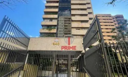 Apartamento à venda no Edifício Comodoro no centro de Londrina. Localizado na região nobre de altíssimo padrão. Vista para a cidade de todos os ambien