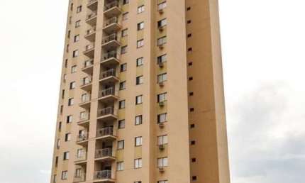 Apartamento à venda no condominio Fit Terra Bonita em Londrina. Próximo ao Shopping Catuaí. Com 3 quartos sendo 1 suíte, sacada com churrasqueira. Arm