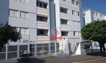 Apartamento à venda no Edifício Aritana no Dom Bosco em Londrina. Com 3 quartos, sendo uma suíte, banheiro social, sala para 2 ambientes, cozinha e la