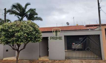 Casa à venda no Residencial Abussafe em Londrina. Zona Leste, excelente localização, 120m2 de área privativa.