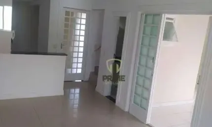 Sobrado à venda no Condomínio Residencial Isadora na Zona Sul de Londrina.