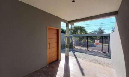 Casa à venda no jardim Monte Belo em Londrina. Casa nova  com possibilidade de financiamento. Acabamento em porcelanato e granito, pé direito duplo na